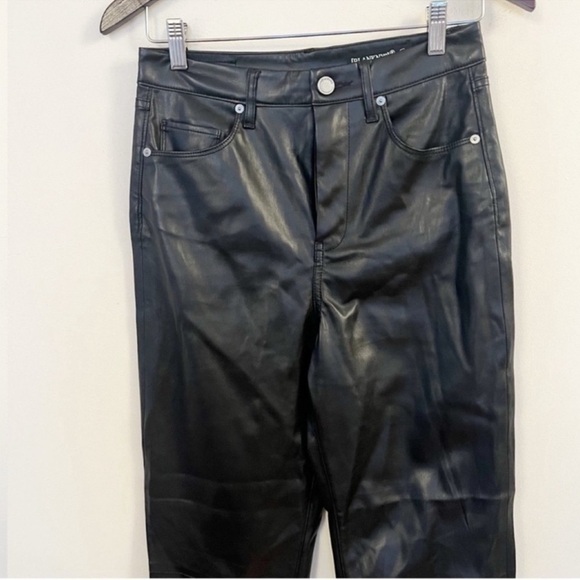 BLANKNYC Black Faux Leather Straight Leg Pants in Need You Tonight Size 27 - Picture 2 of 9